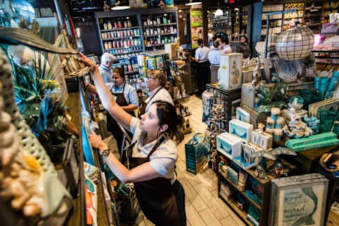 Tips to Simplify Demand Forecasting for Fashion Retailers and Wholesalers