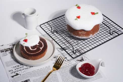 เค้กโรลขอนไม้ครีมสด