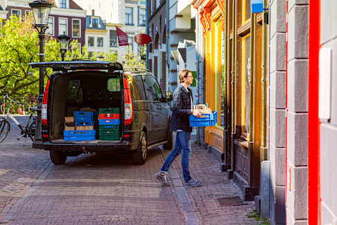 Sechs Möglichkeiten, die Auslieferung von Lebensmitteln und Getränken an das Gastgewerbe zu verbessern | Descartes