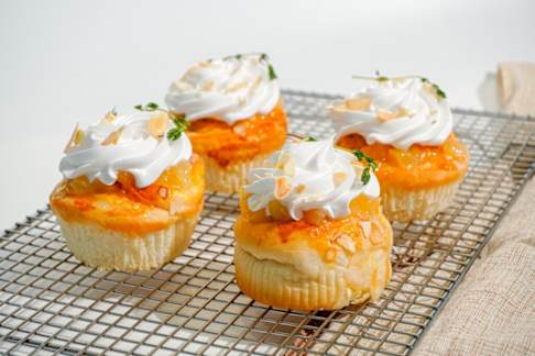 ขนมปังคัสตาร์ด ครีมสับปะรด