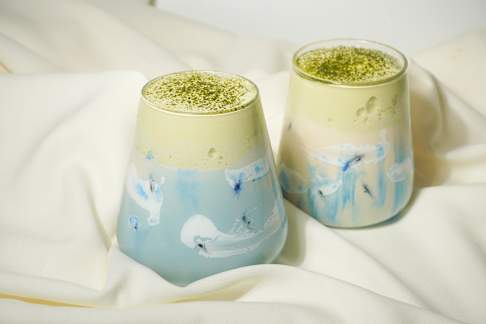 นมโอ๊ตมะพร้าวสไปรูลิน่า