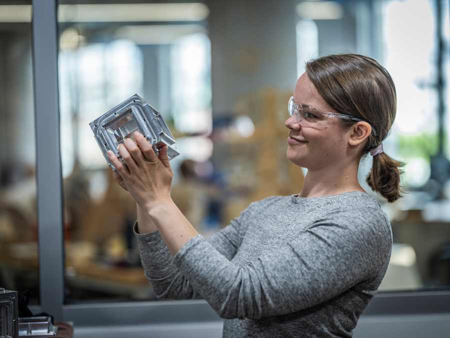 なんとか重工｜YouTube｜同時5軸加工は安くなる！？Fusion CAM